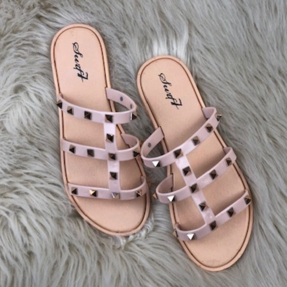 💥Host Pick💥 Modern Slippers Sandals Sz 7 - Picture 2 of 6